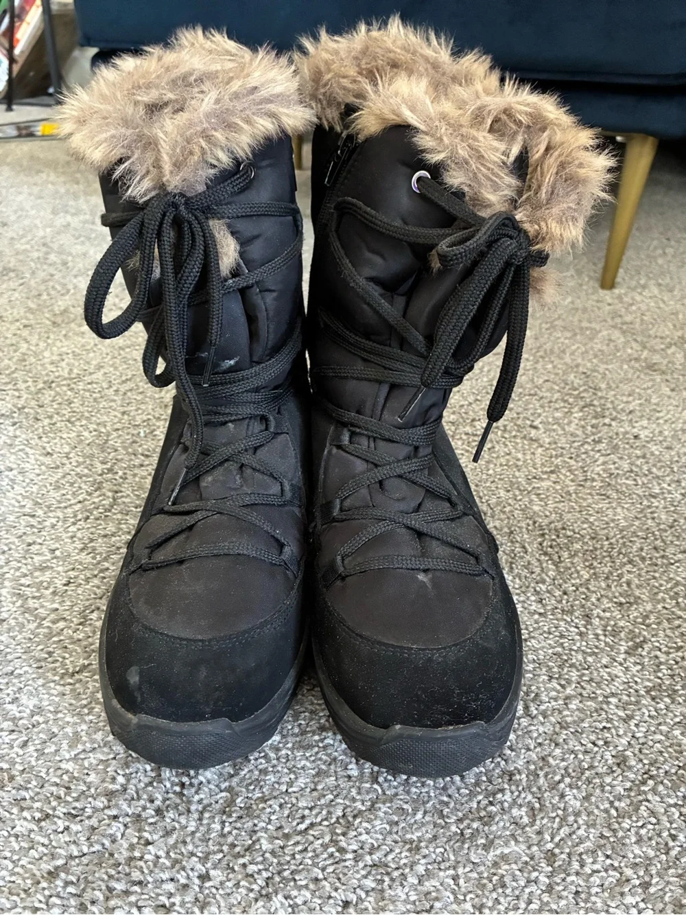 Attiba Italian snow boots with retractable studs for ice
